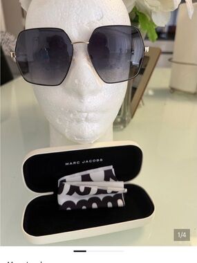 Marc Jacobs Black Sunglass Arm with Gold Logo. #038